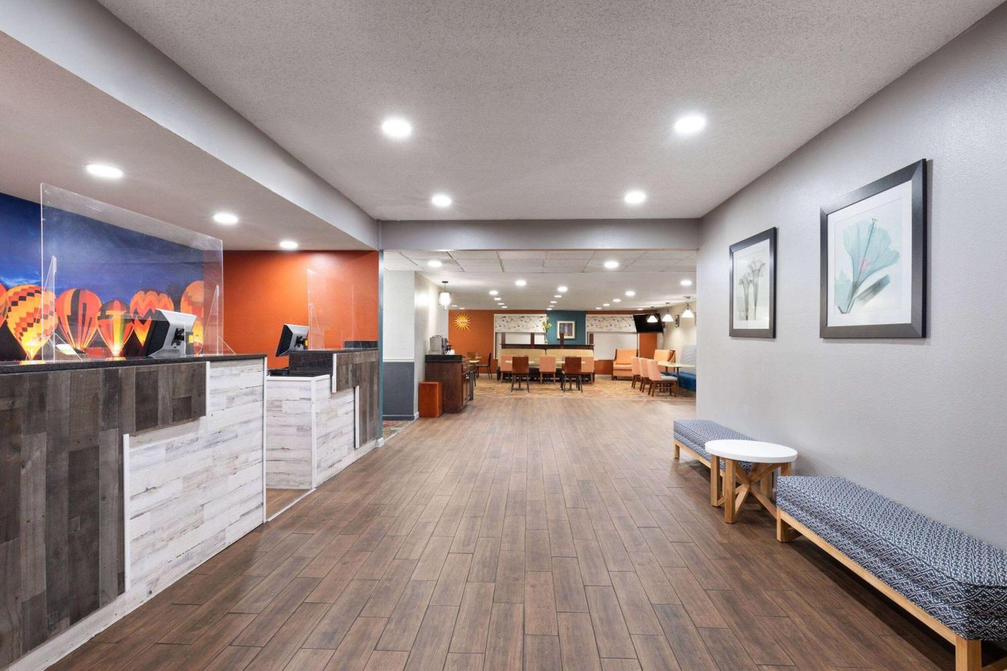 La Quinta Inn By Wyndham Decatur Alabama Экстерьер фото